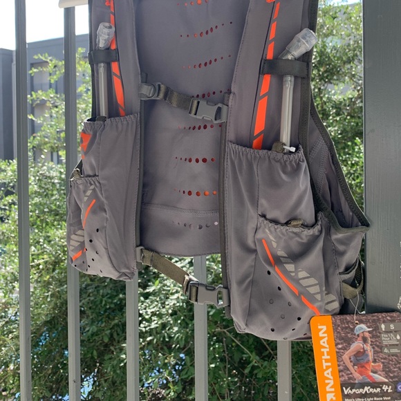 nathan Other - Nathan vapor kart hydration vest. Small